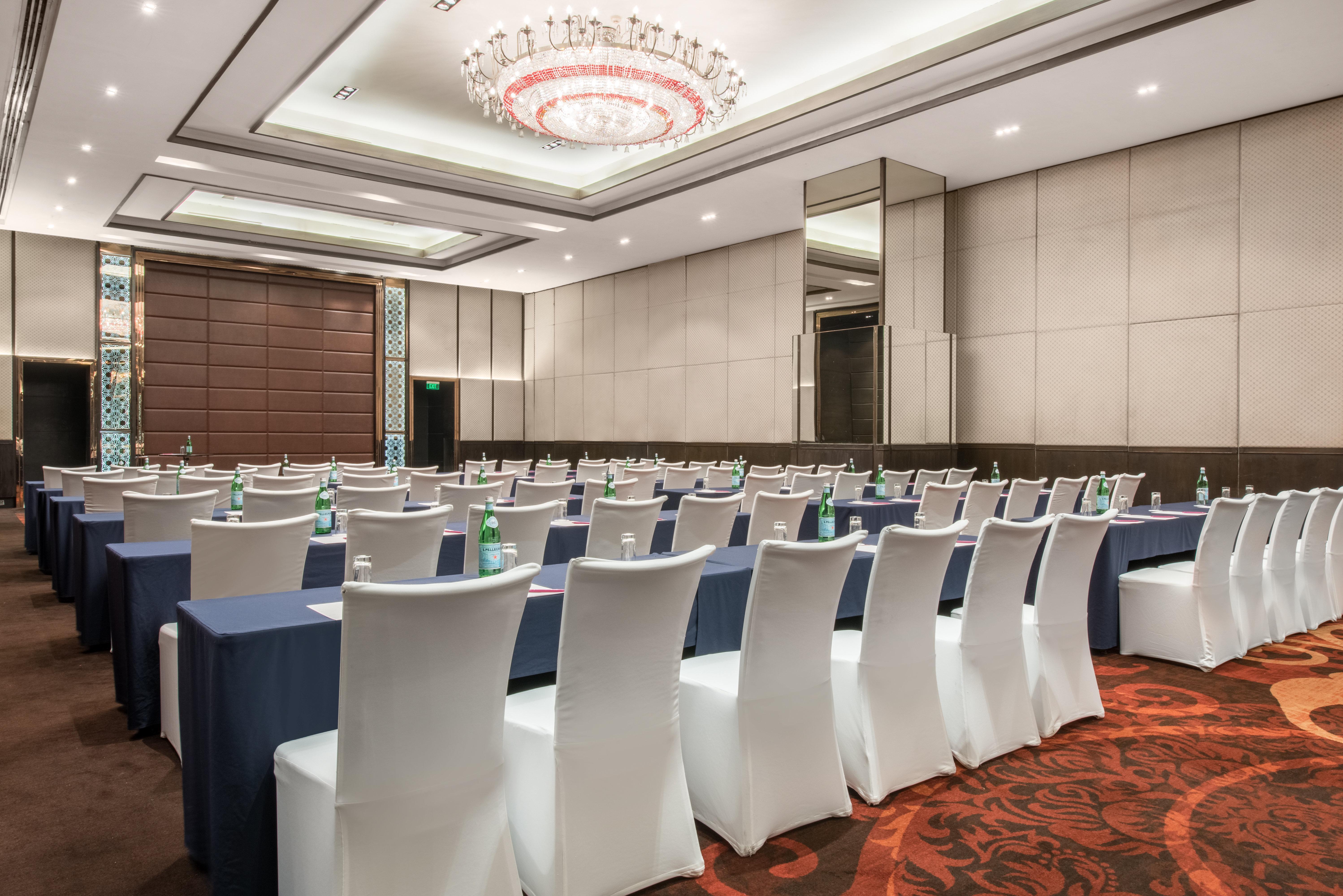 Hotel Crowne Plaza New Delhi Rohini By Ihg Extérieur photo